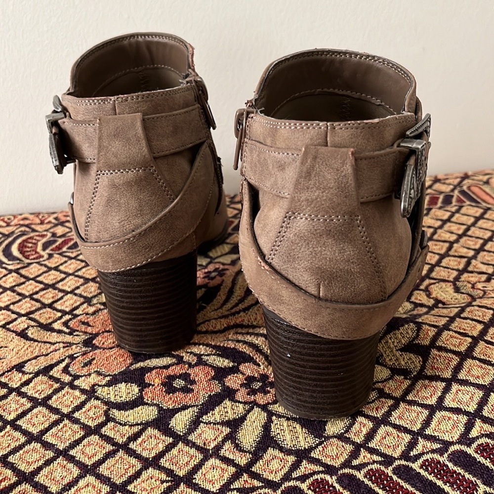 Indigo Rd Ankle Booties. #22. - Picture 5 of 10